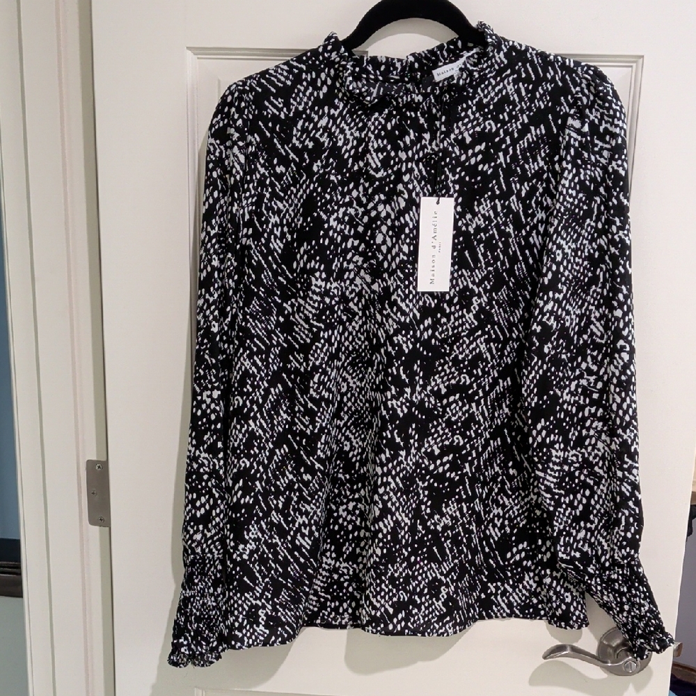 Elegant Maison d'Amelie Paris Black and White Patterned High-Neck Top
